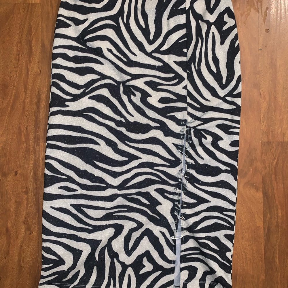 H&M Black and White Midi Pencil Skirt - Picture 3 of 3